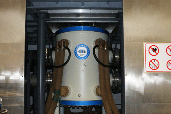 水冷磁体WM5  35T/50mm